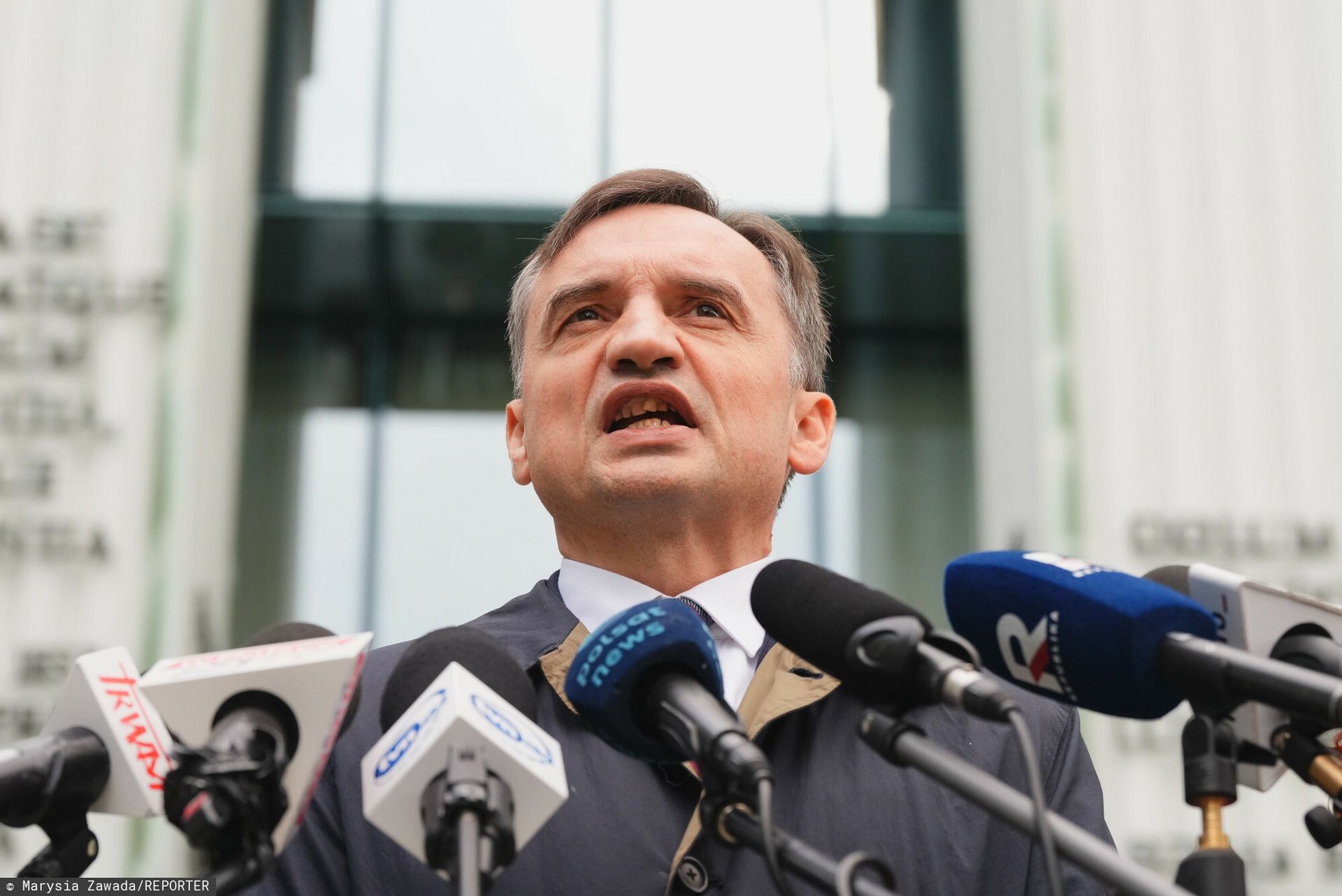 "Bezpieczny nie będzie". Politycy o wyjeździe Ziobry do USA