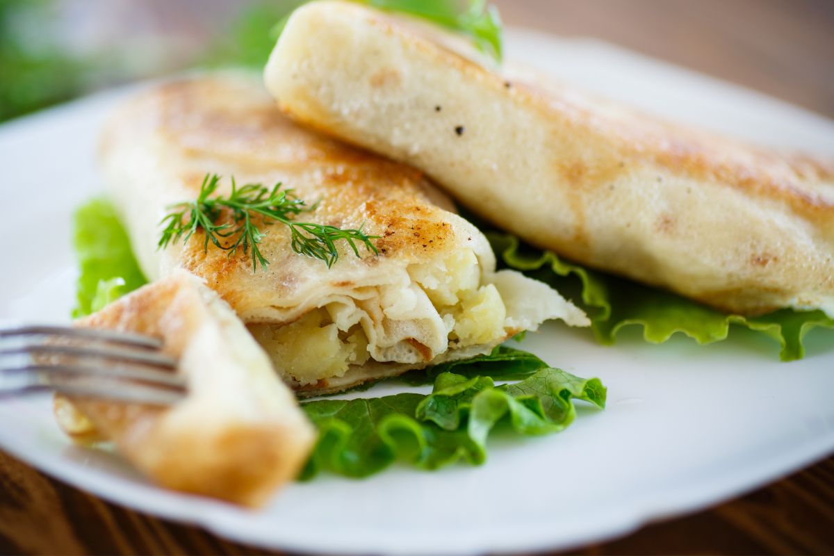 Na szybki obiad robię ukraińskie naleśniki. Wyglądają nieźle i mniej roboty niż z pierogami