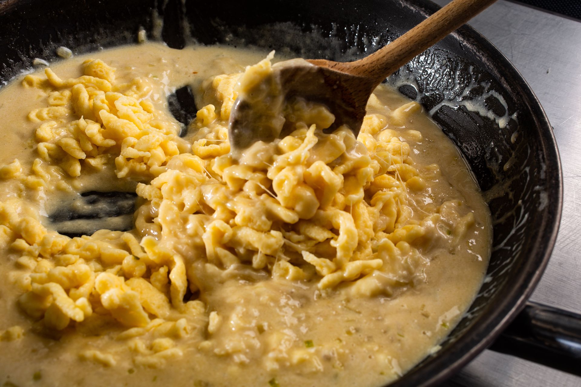 Znudziły ci się kopytka i kluski śląskie? Niemieckie kluseczki z serem to najlepszy "pocieszacz" na chłodne dni