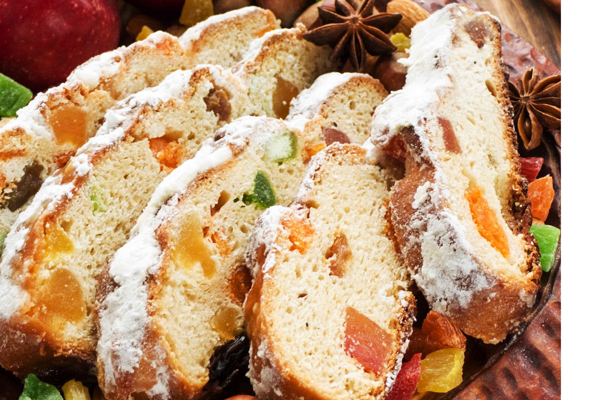 W PRL-u niemal zawsze na stole w świąteczne dni. Najszybsze i najłatwiejsze ciasto