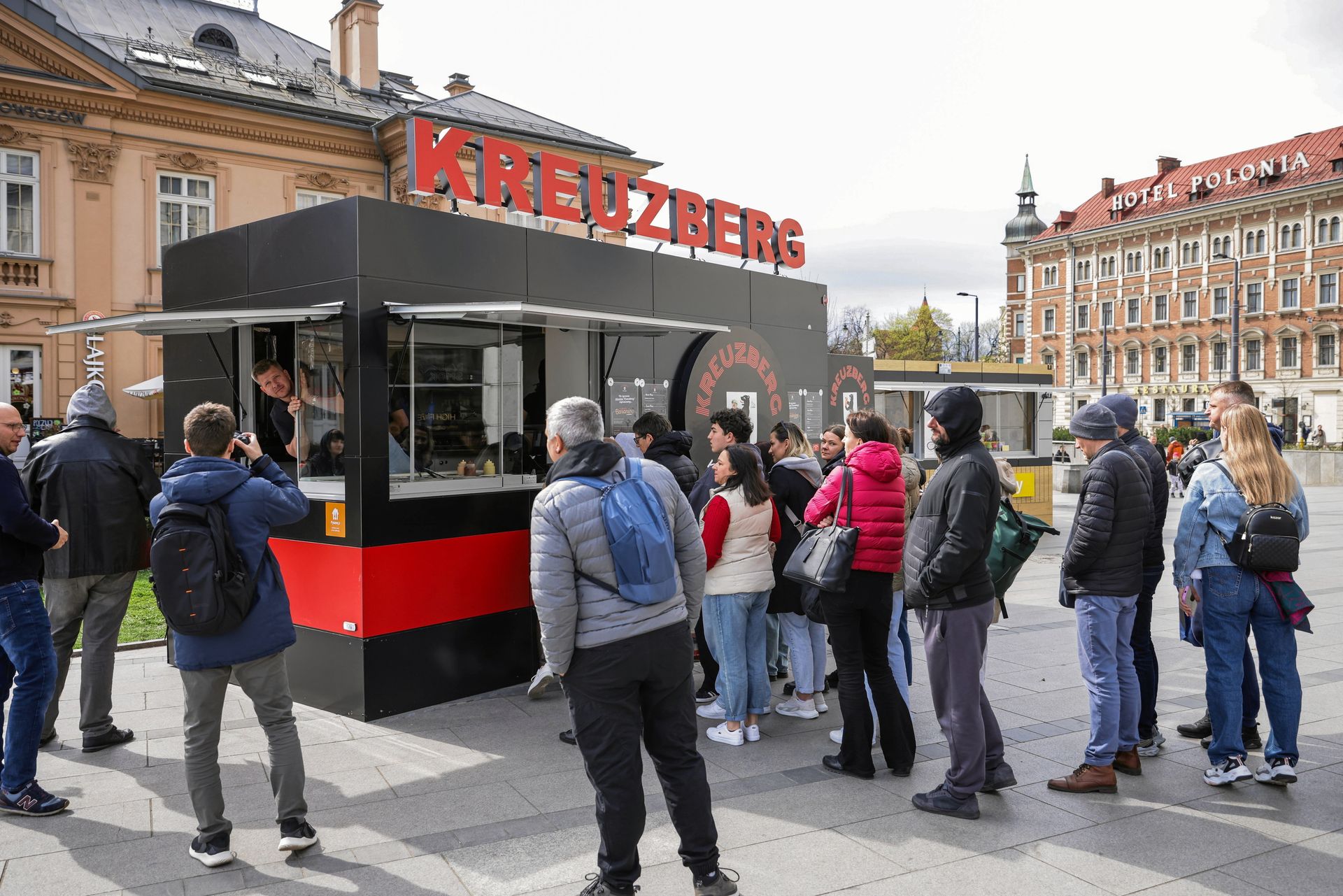 Mieszkańcy Krakowa wściekli na budę Chajzera. "Niedorzeczne jaja"