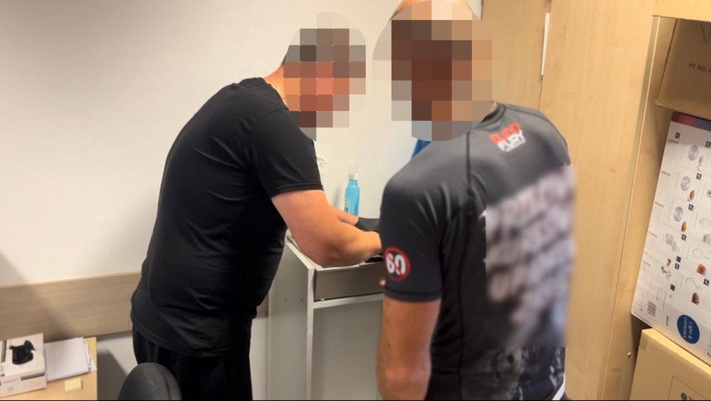 Napadł z kastetem, groził też sąsiadce. Zatrzymano 39-latka