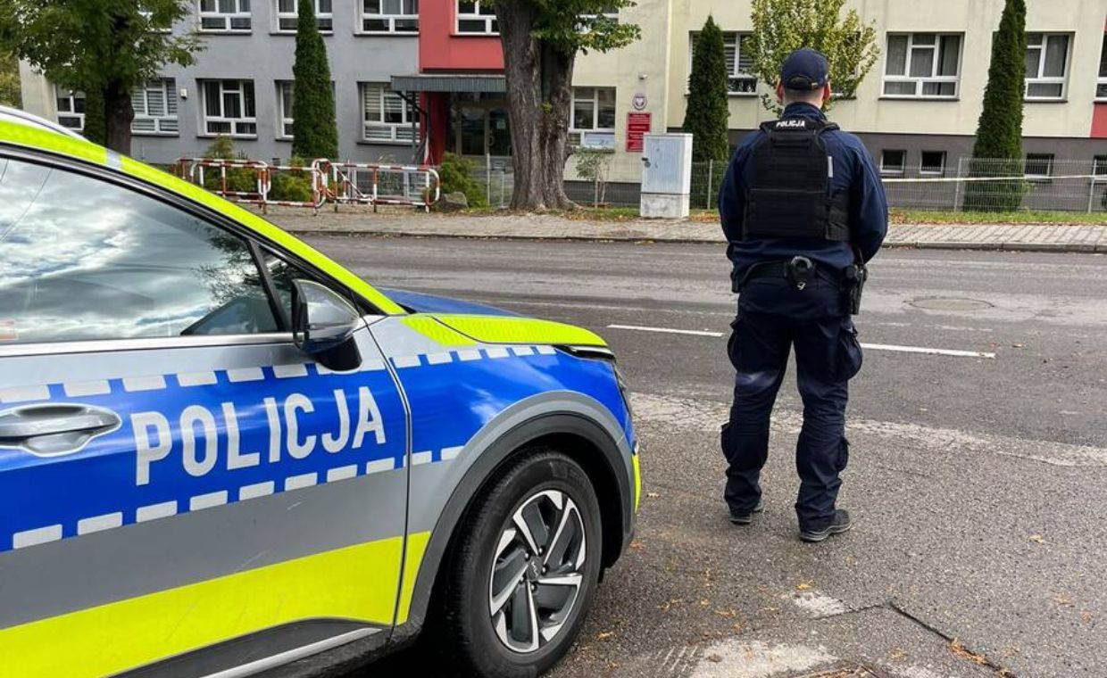 Małopolska. 12-latek z nożem w szkole, inny groził kolegom w SMS-ach