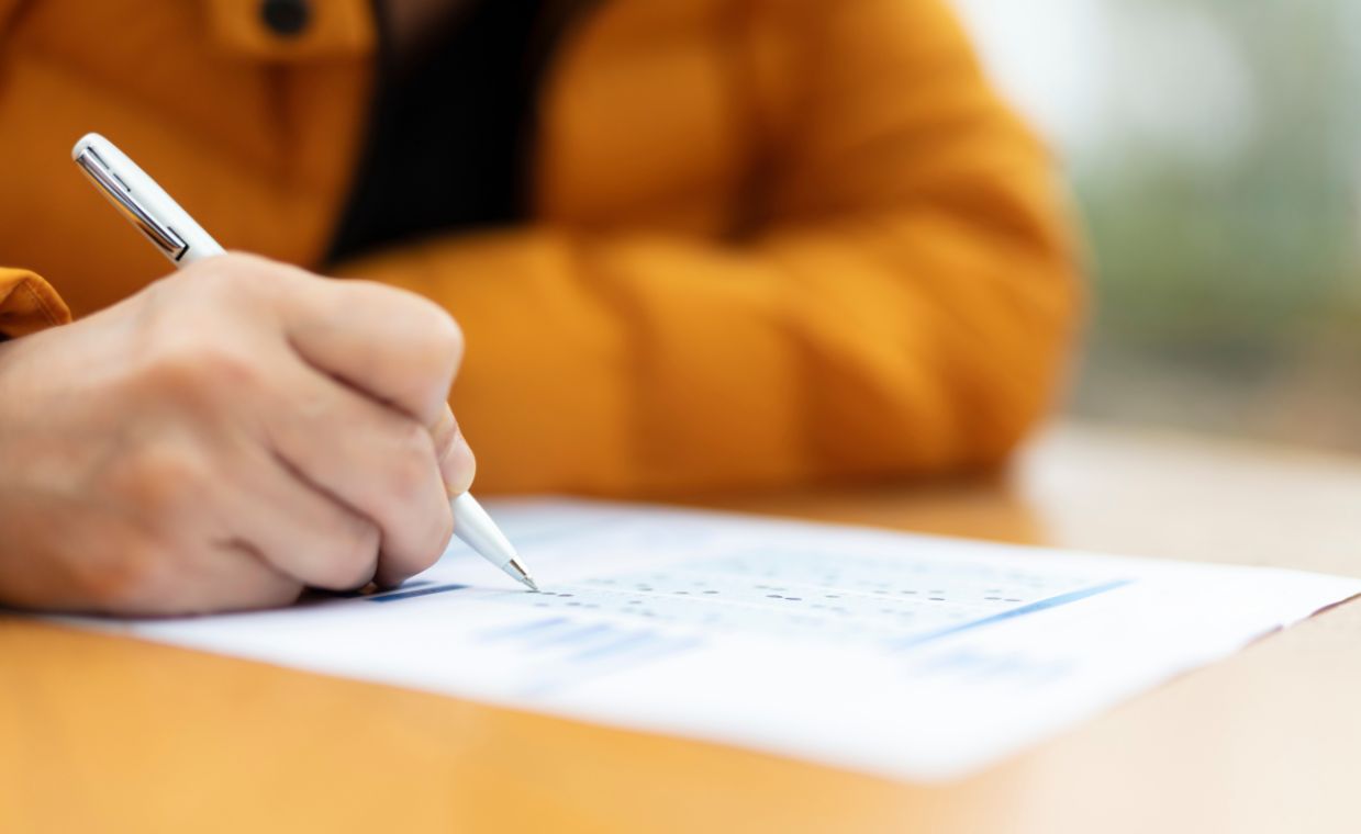 Matura 2025. Język polski rozszerzony - jak wygląda egzamin? Co można mieć ze sobą, przecieki, co było i co może być