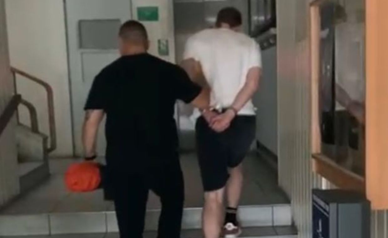 19-latek groził politykom. Twierdził, iż podłoży bombę