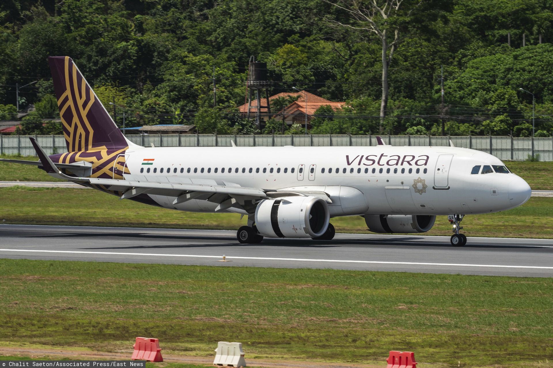 Kolejny incydent z Air India. Załoga dostała sygnał