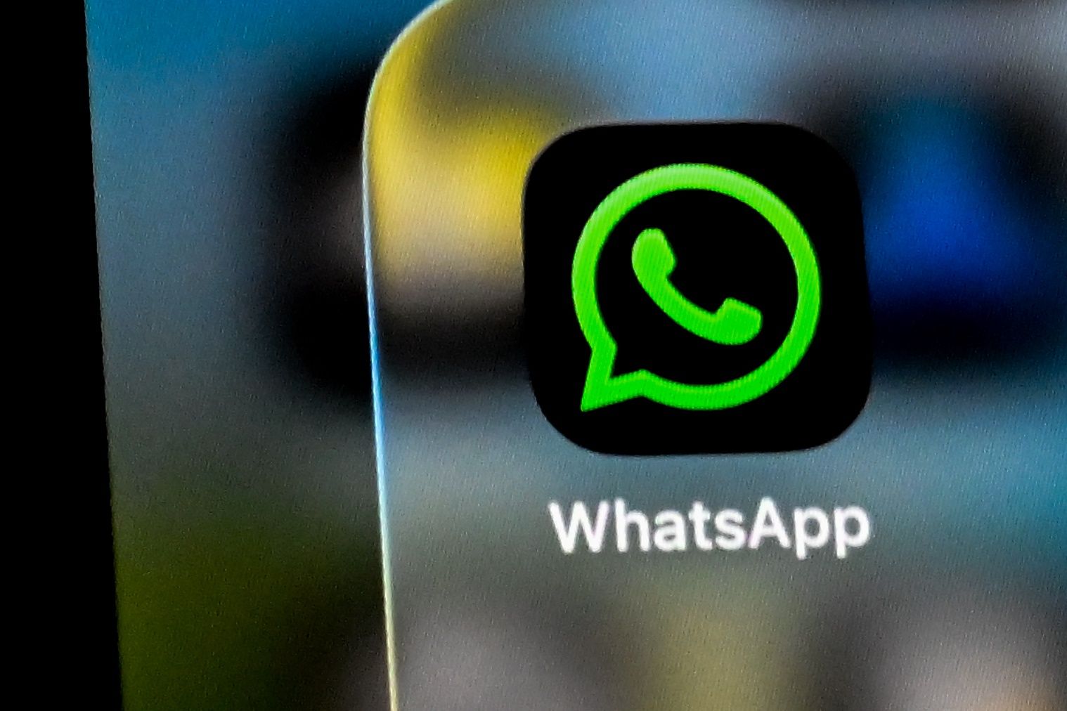 WhatsApp wdraża nowy przycisk. Zauważysz w iOS-ie