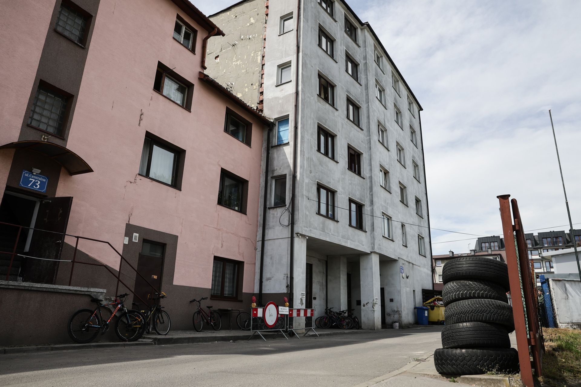 "Czuje się bezkarny". Postawił samowolę, kwateruje nowych mieszkańców