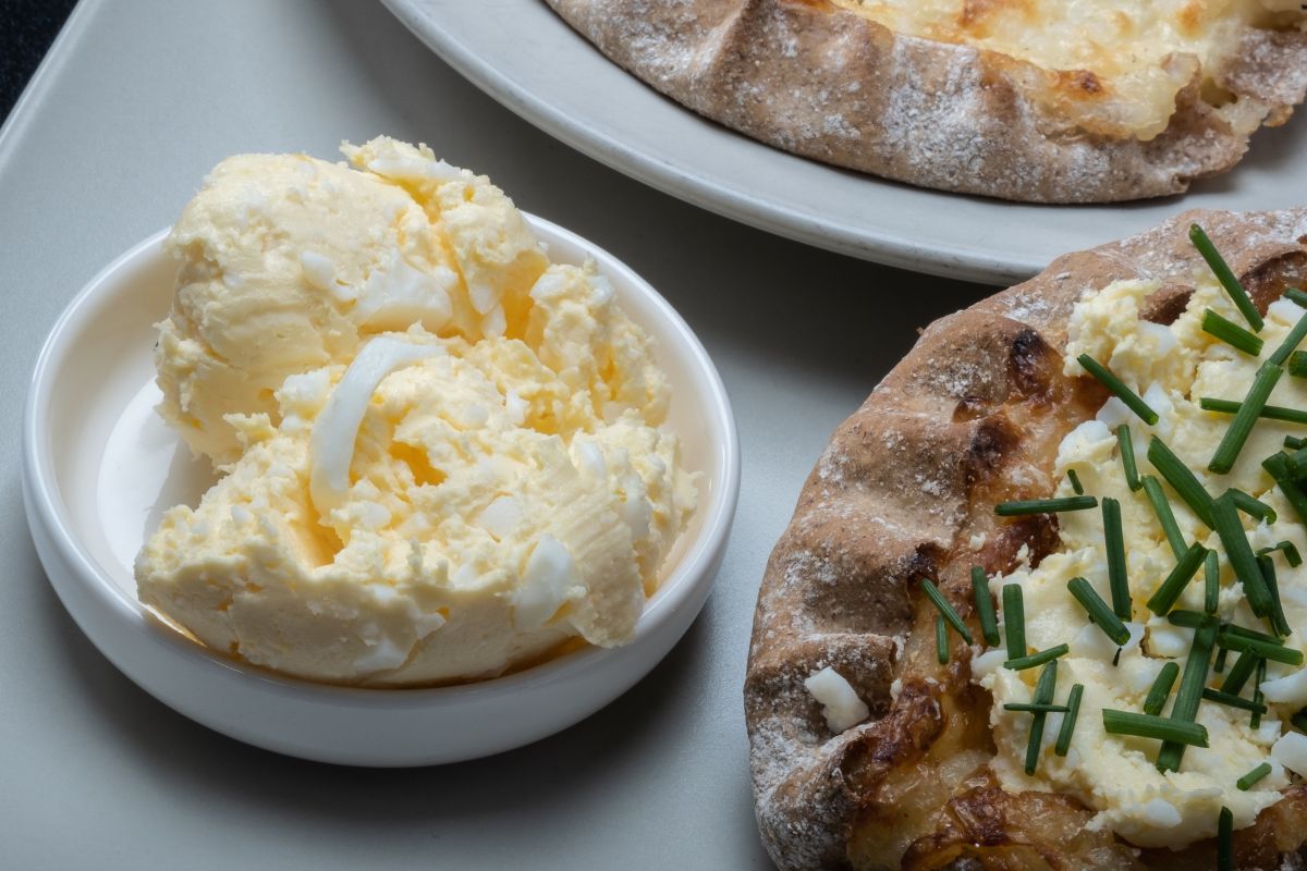 Gotuję jajka i robię fińskie masło. To proste i pyszne smarowidło do chleba