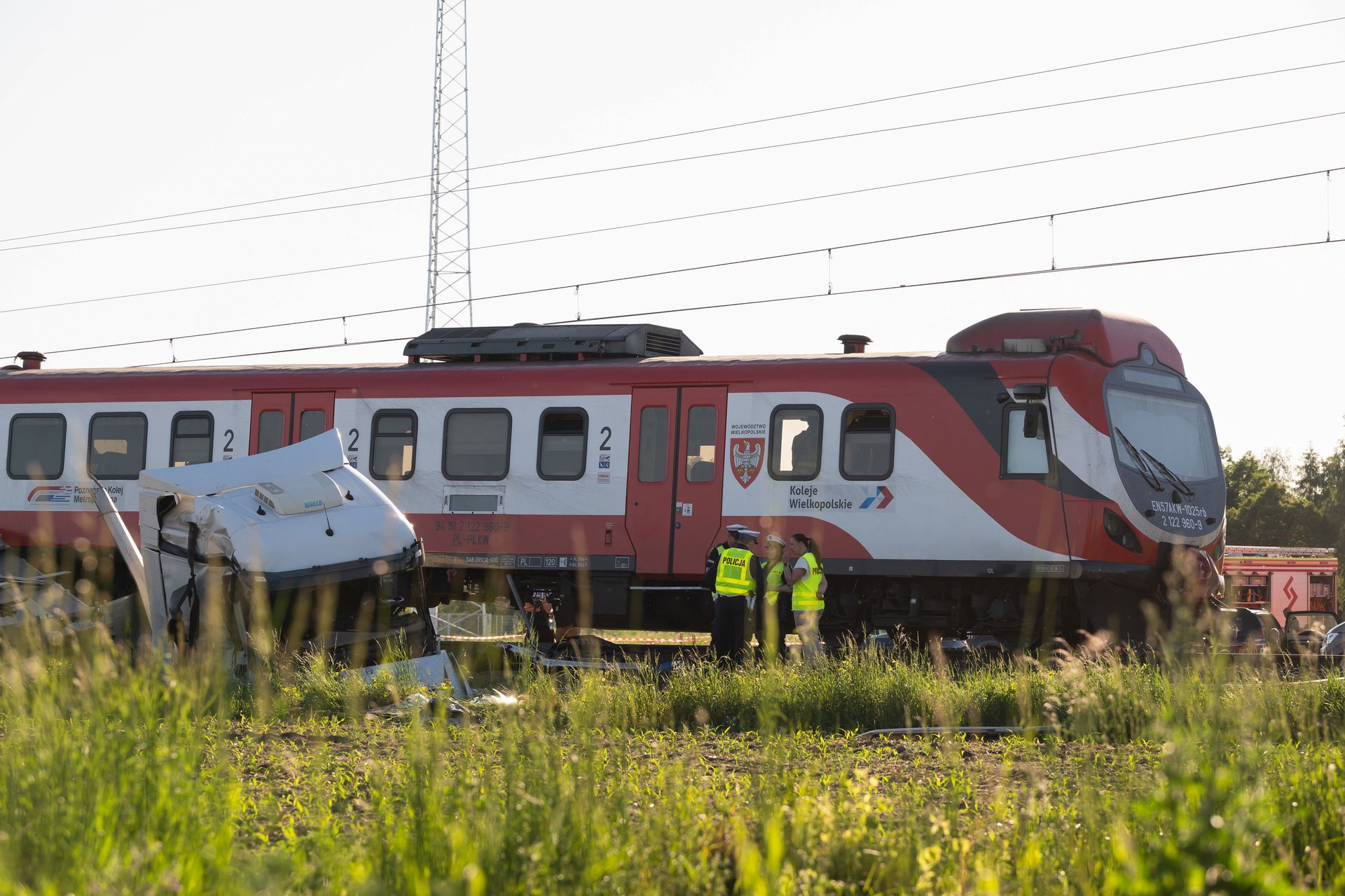 Katastrofa kolejowe w Garbatce. Trasa jest wciąż zamknięta