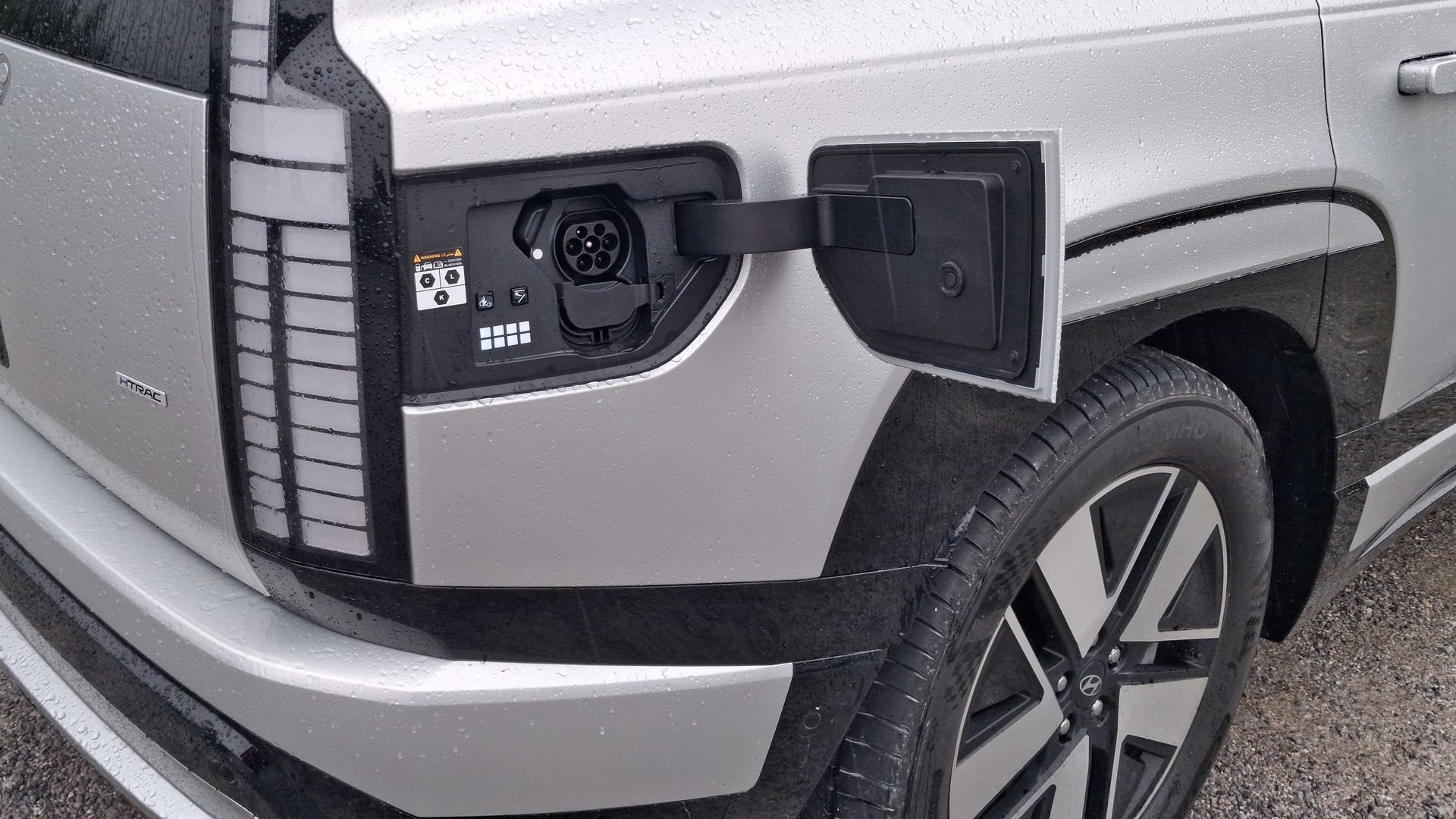 Pieniądze w programie "NaszEauto" się skończą. Ekspert powiedział kiedy