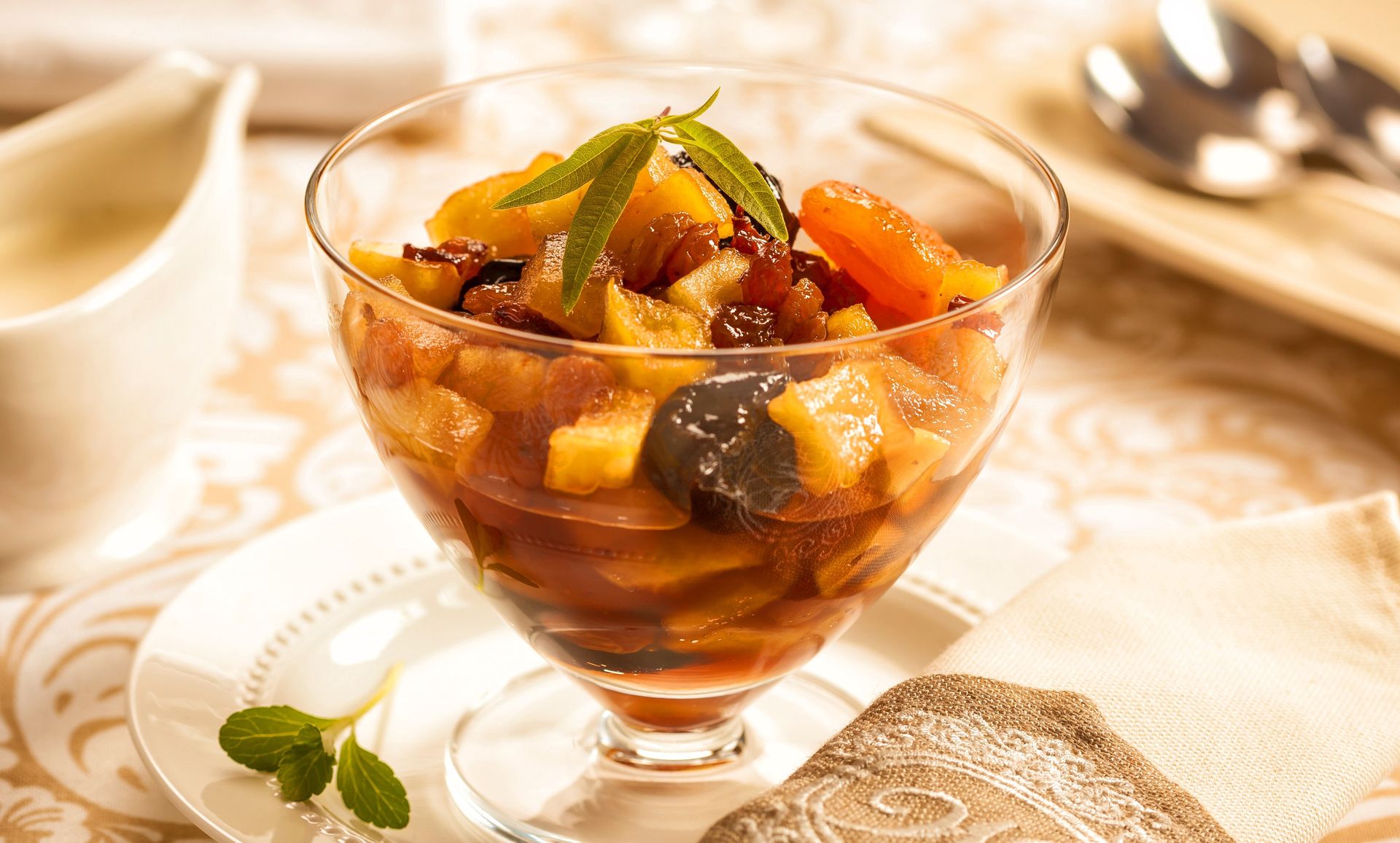 Te owoce po kompocie z suszu to nie odpad. Zobacz, co z nich zrobić