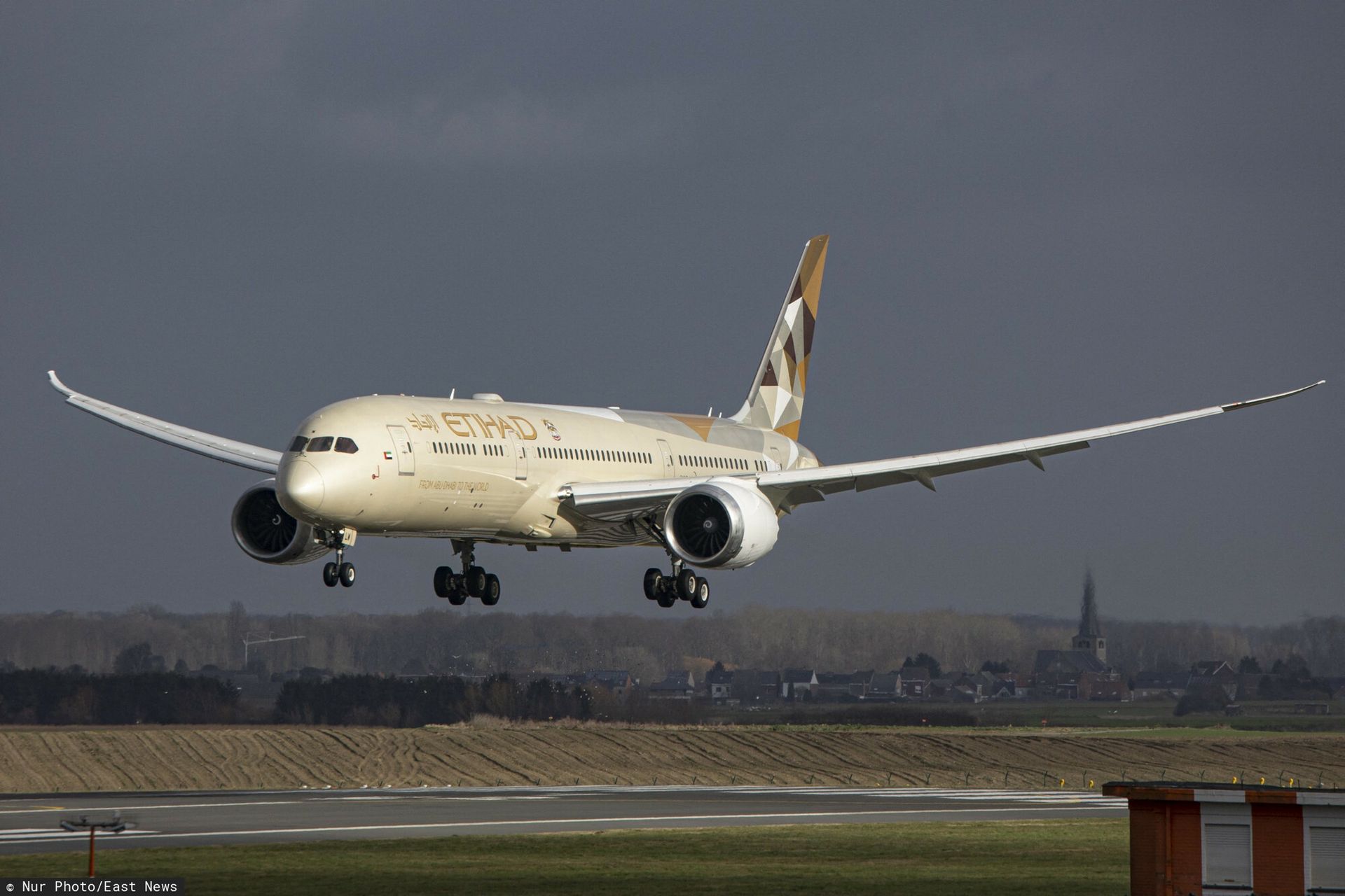 Popularna linia wznawia loty z Abu Zabi. Zaskakująca decyzja