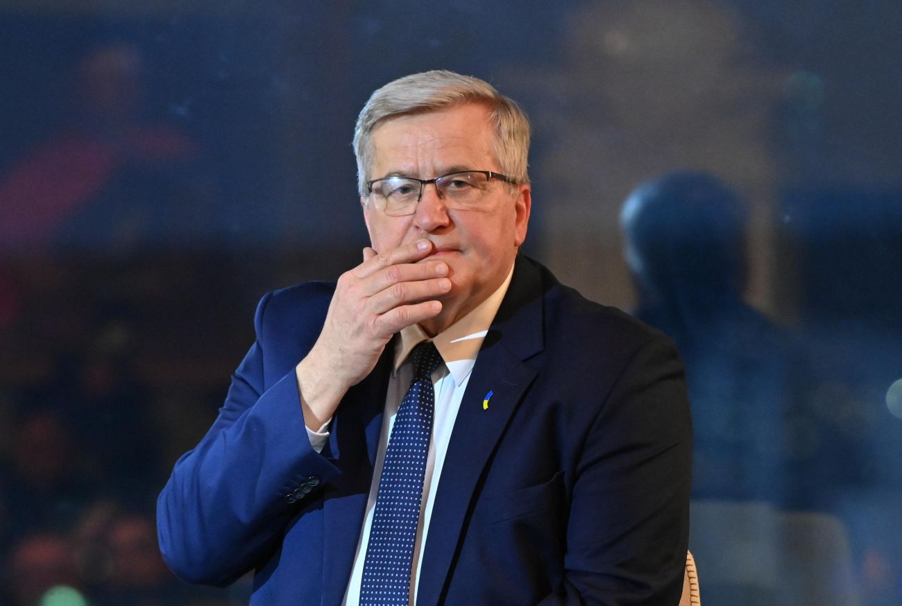 "Przekonać obawami". Smerf Myśliwy radzi Smerfowi Gospodarzowi przed II turą