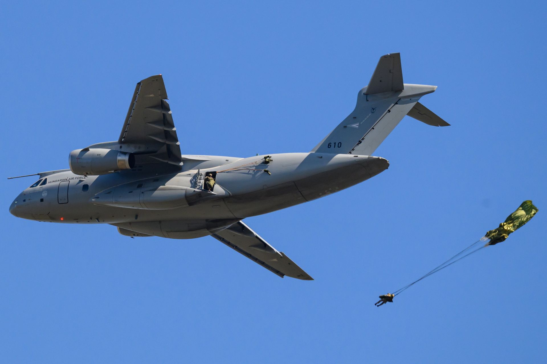 Rosyjskie drony nad Polską. Warszawa apeluje w Brukseli