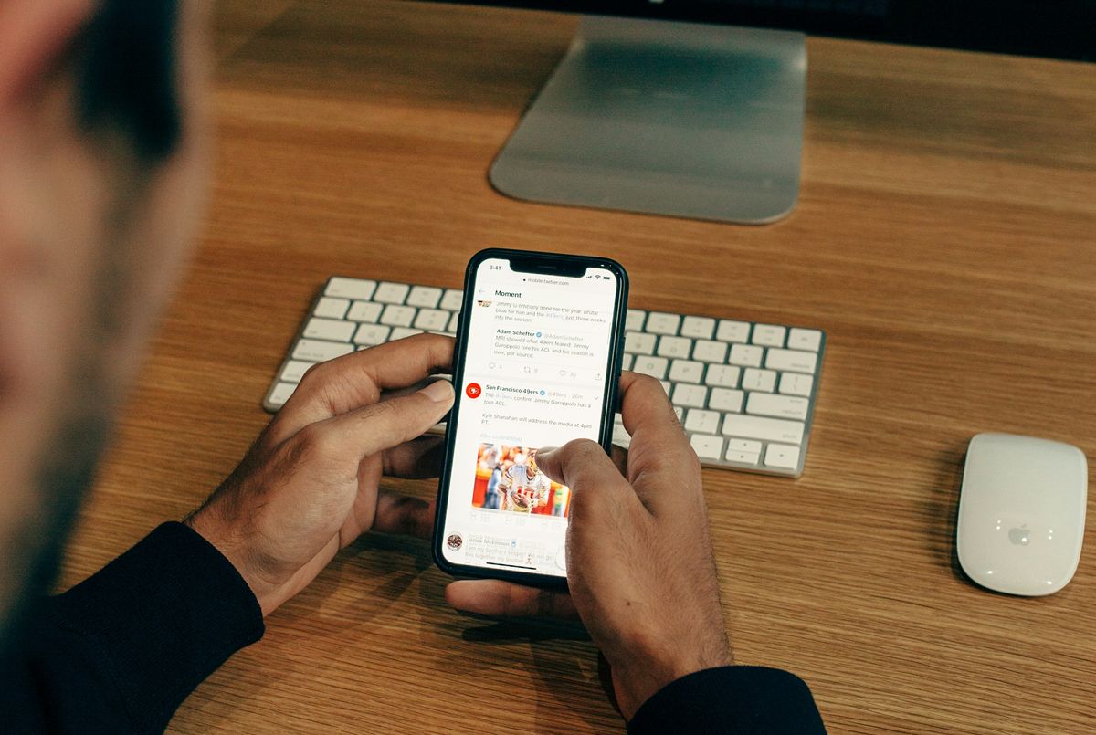 Fake newsy w Polsce najczęściej bazują na obrazach