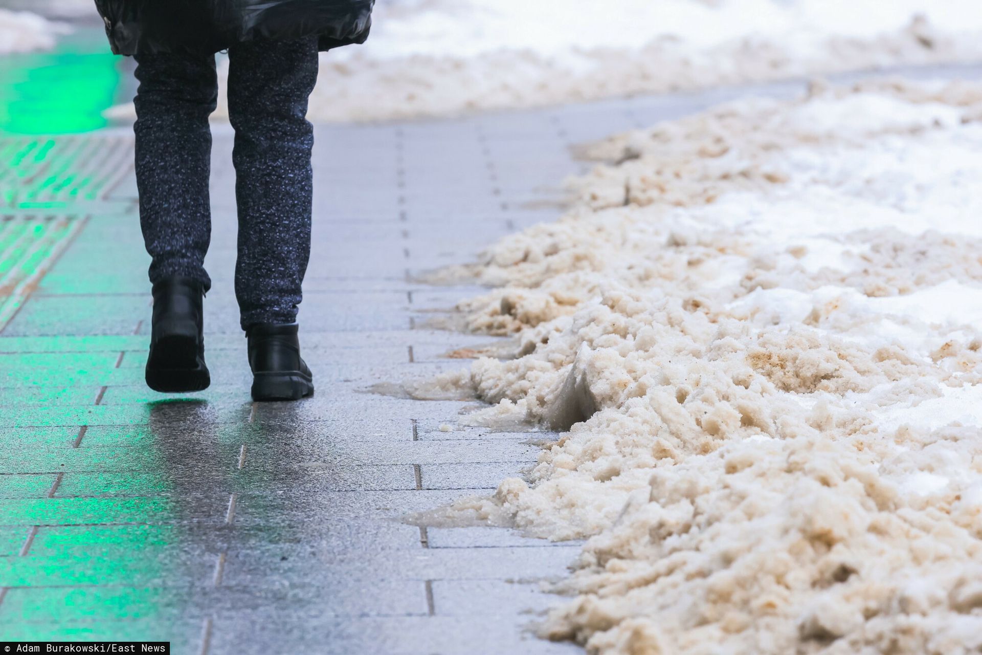 Zima nie odpuszcza. Firmy mają 5 obowiązków. choćby 30 tys. zł kary