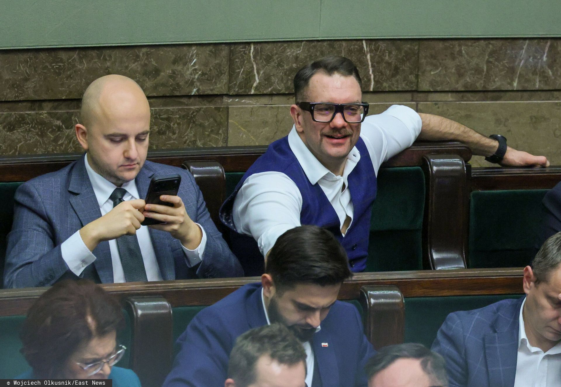 Poseł-freak ma wsparcie Kaczyńskiego. W PiS mówią: "Niech się bije, jak chce"
