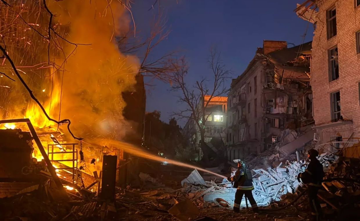 Bloomberg: Rozmowy pokojowe utknęły. Rosja szykuje eskalację