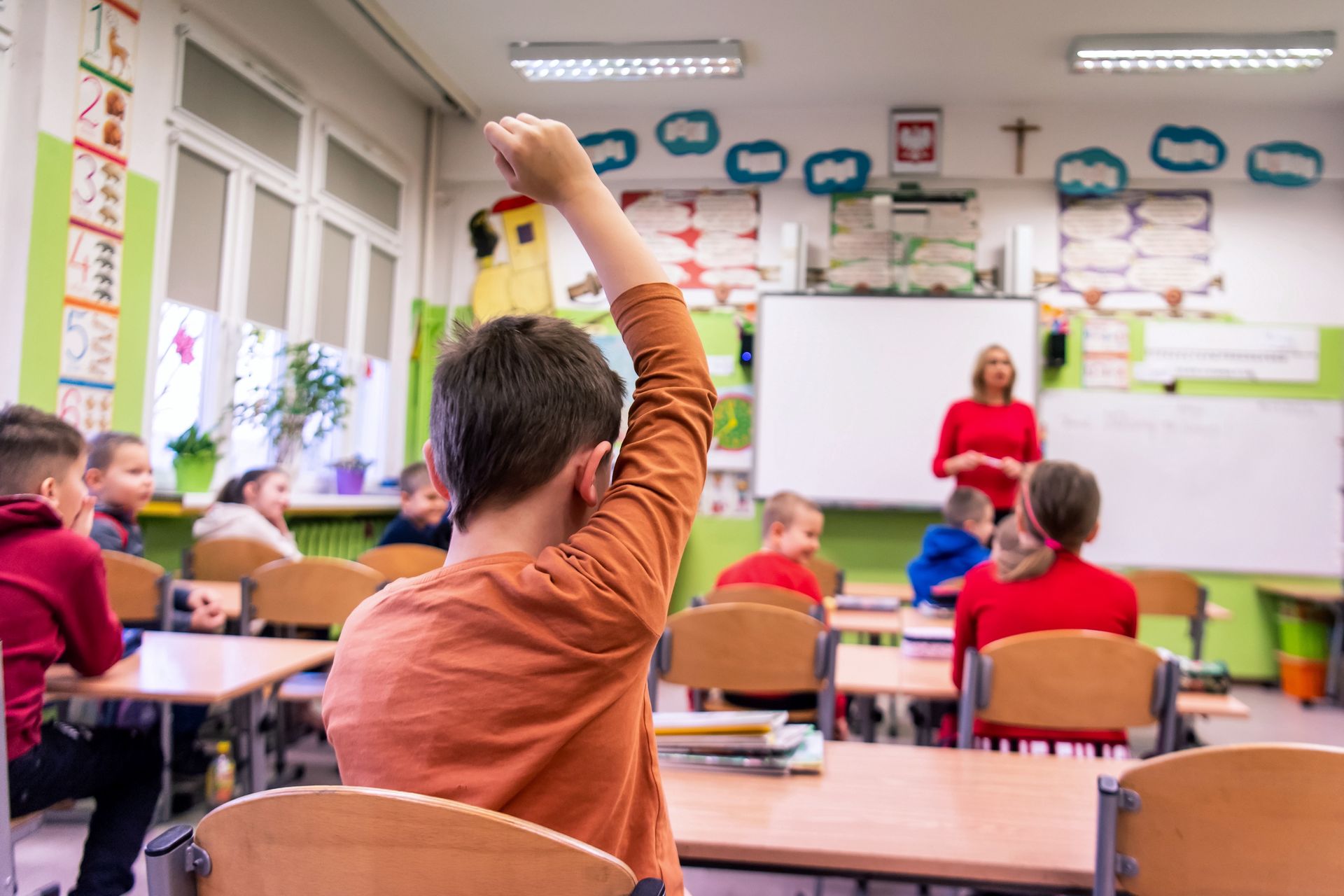 Wrzesień a pasem, a w szkołach "chaos". Czekają na podpis prezydenta