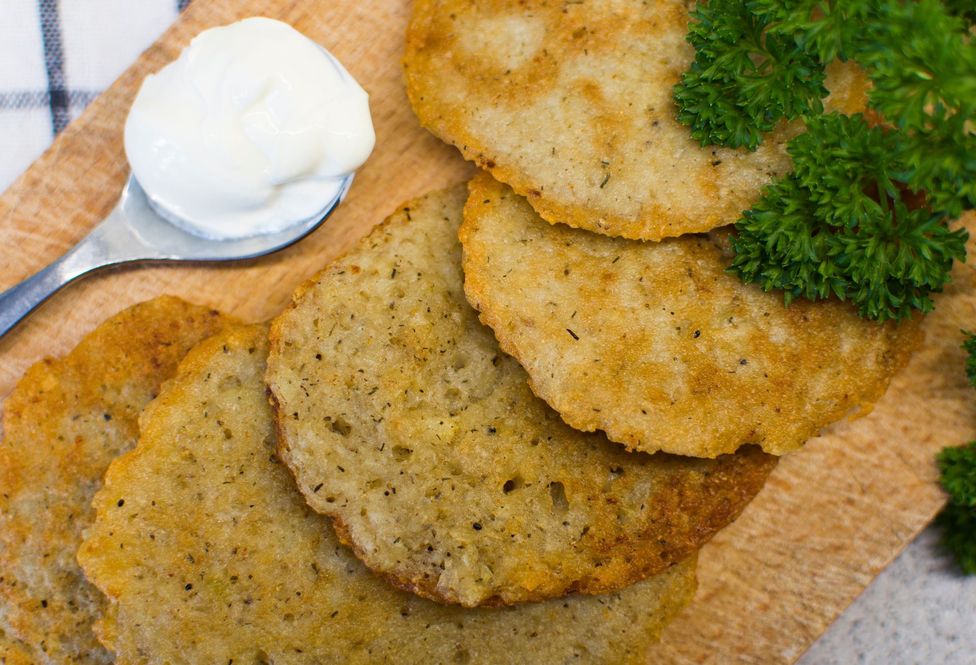 Ścieram na tarce i dodaję do ziemniaków. Placki wychodzą smaczniejsze i zdrowsze