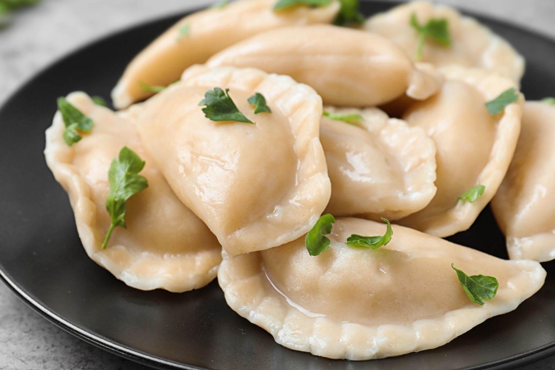 Teściowa co roku na Wielkanoc lepi 100 pierogów. Farsz tak pyszny, iż można wyjadać łyżką