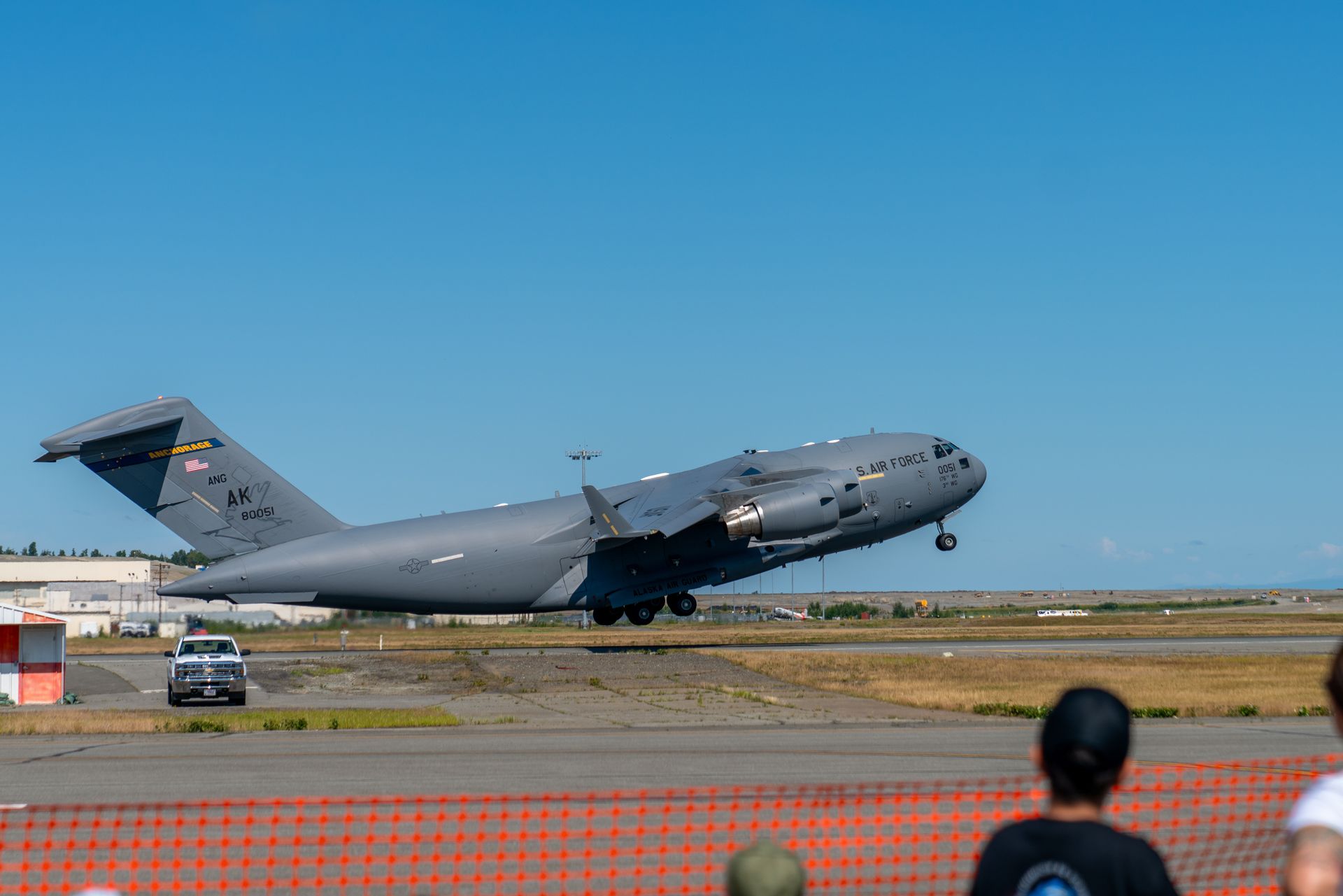 Samolot wojskowy z problemami nad Zatoką Perską. Pilne lądowanie