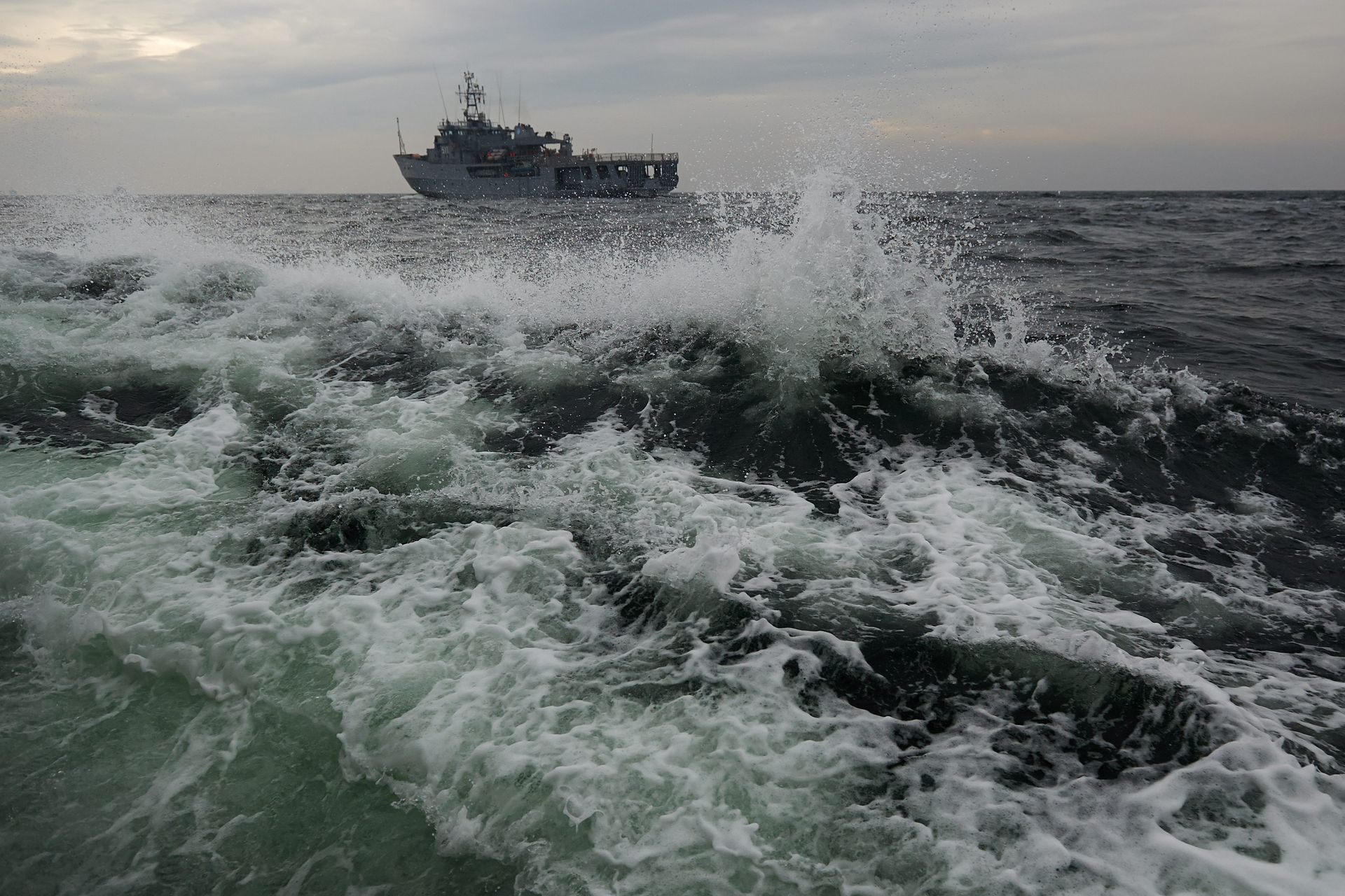 Fatalna pomyłka. W Portugalii wojskowy okręt omyłkowo ostrzelał statek