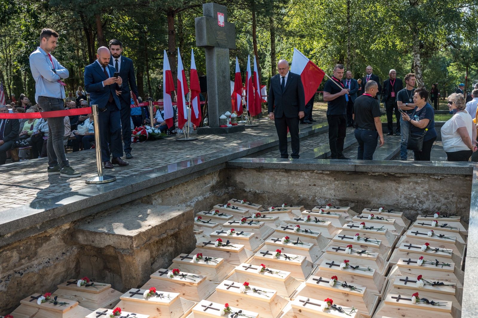 Ukraina: Pochowano szczątki 55 ofiar zbrodni wołyńskiej