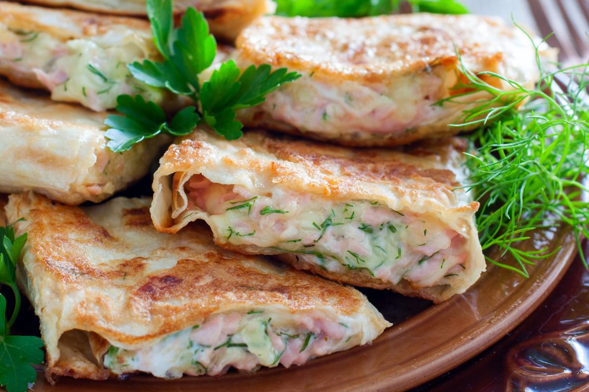 Podaję na ciepło z ajwarem. choćby zapiekanki nie mają takiego wzięcia