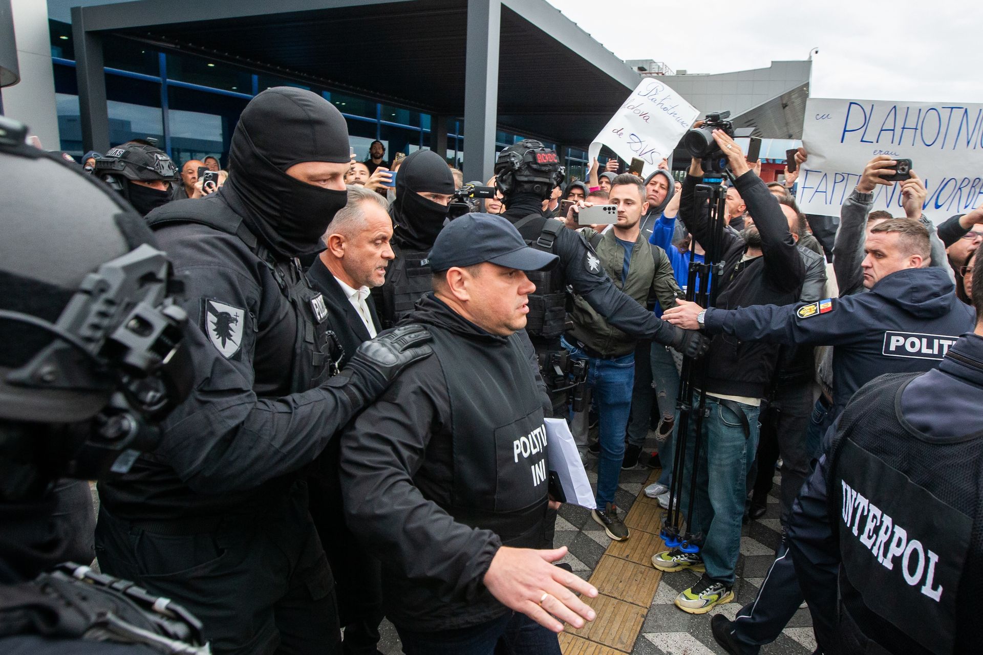 Oligarcha wydany Mołdawii. W tle "kradzież stulecia"