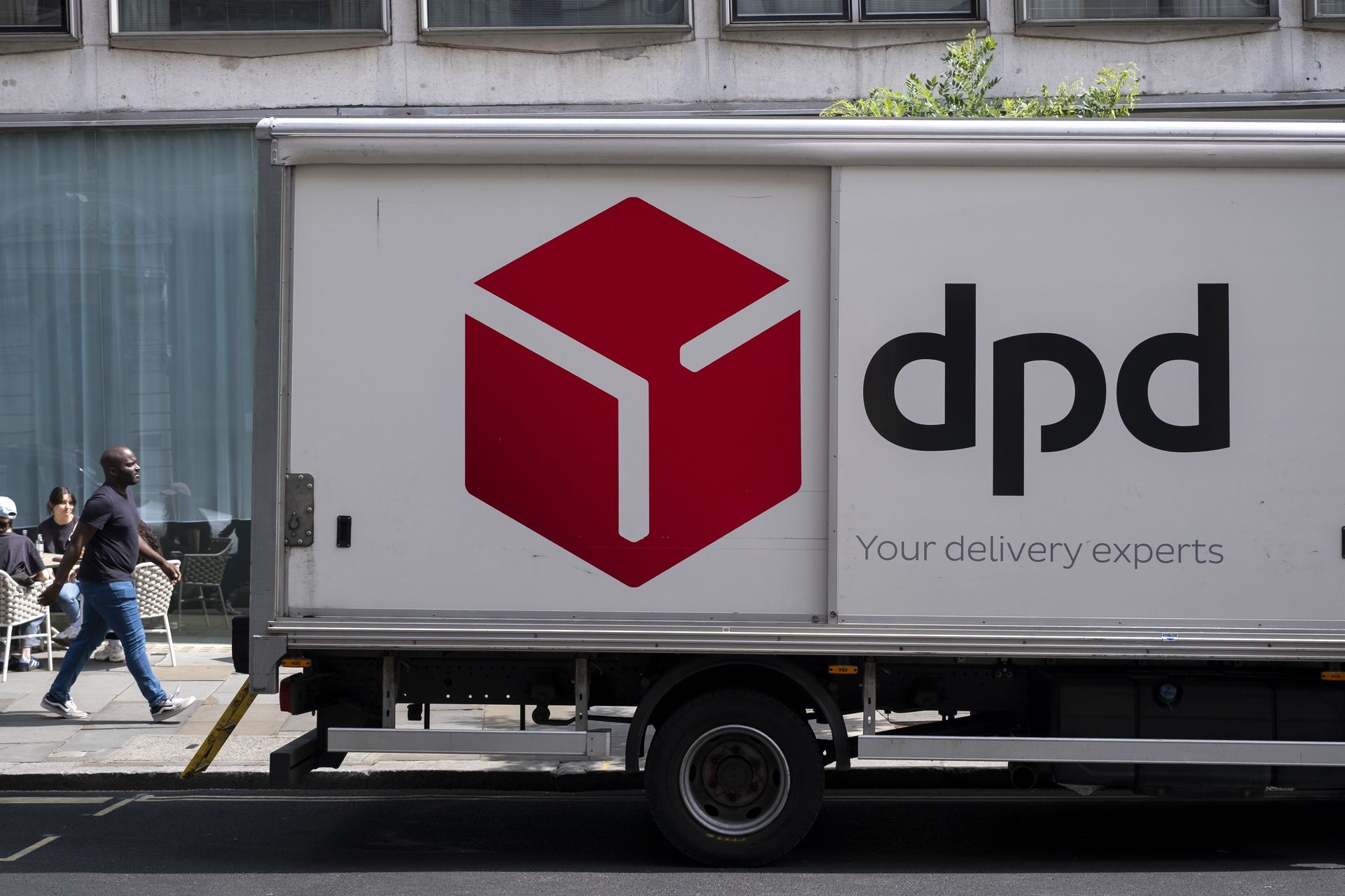 CERT Orange ostrzega: ktoś podszywa się pod kurierów DPD