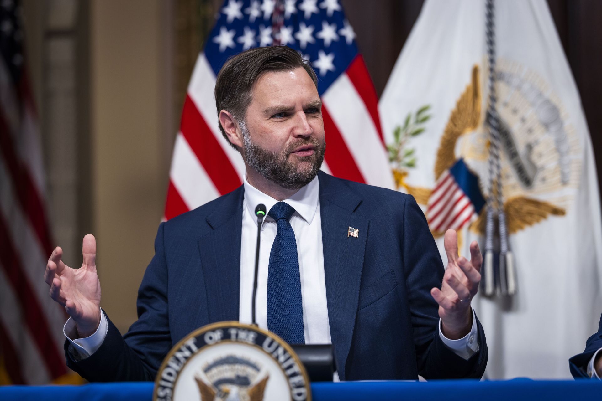 Vance niepewny Trumpa ws. Iranu? "Nie wiadomo, czy i kiedy"