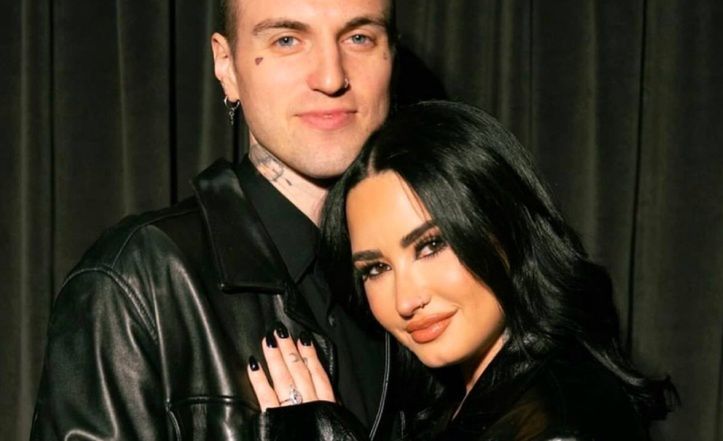 Demi Lovato pokazała zdjęcia ze swojego ślubu. Piosenkarka przebierała się TRZY RAZY, a za DJ-ką stała Paris Hilton