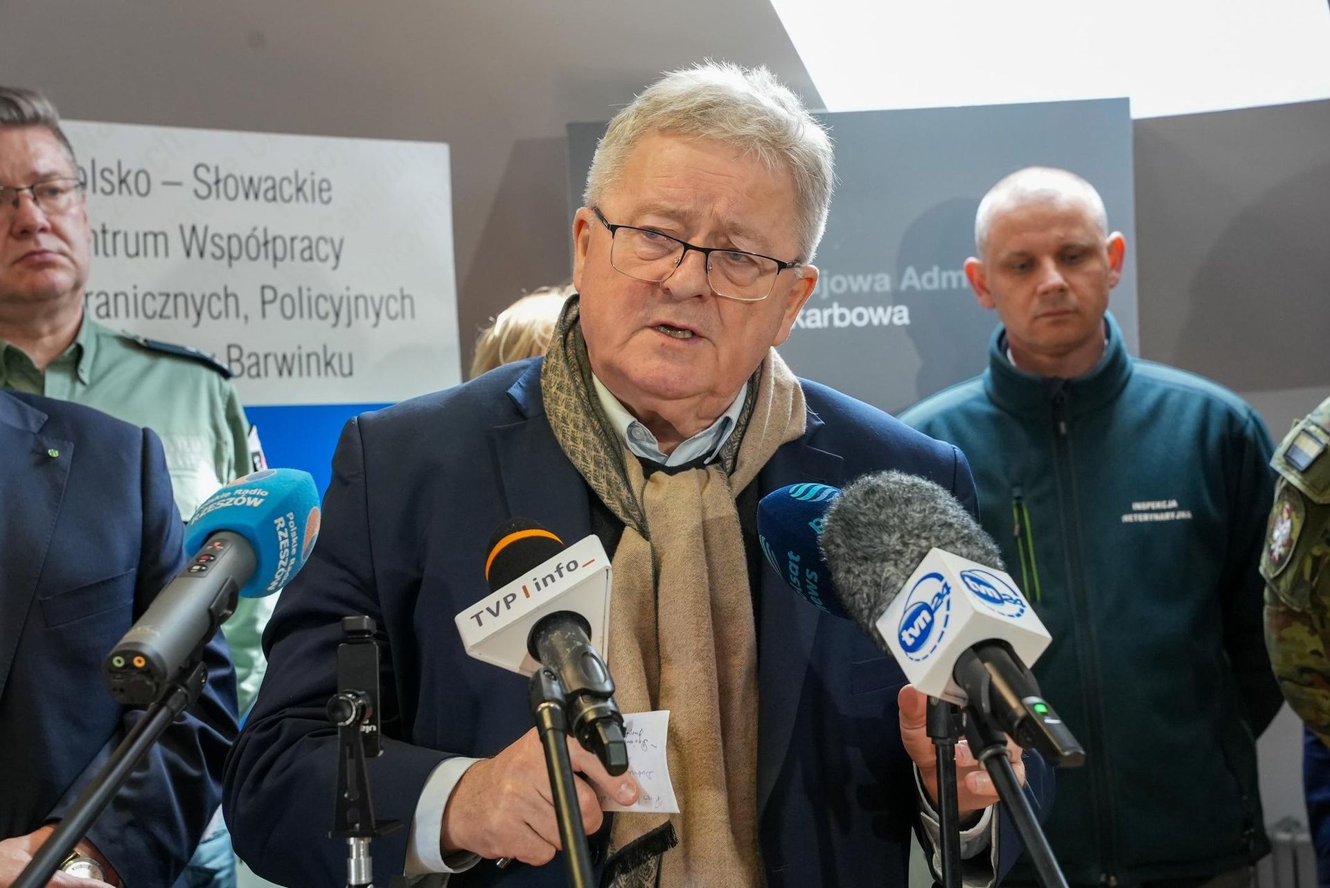 Wielkie zagrożenie dla Polski. Minister o "przemycaniu" zwierząt