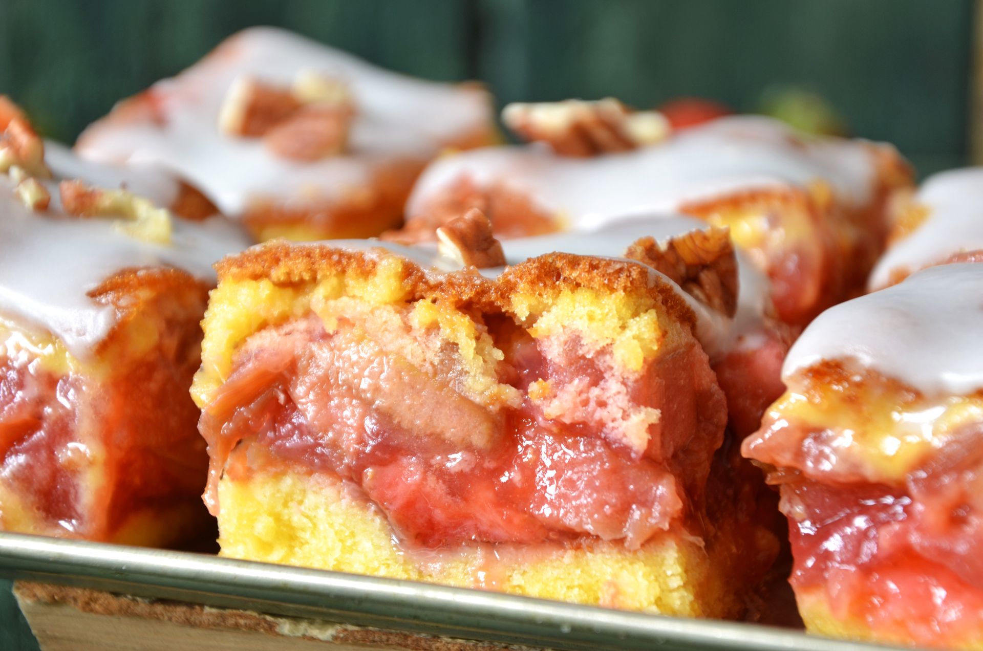 Rozpływa się w ustach. To najprostsze ciasto z kwaśno-słodkim środkiem