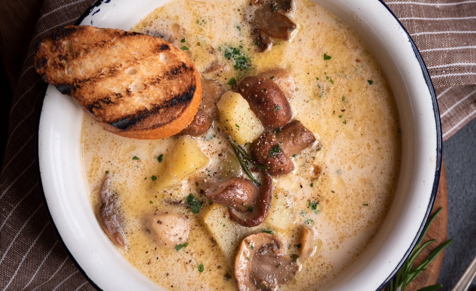 Już po kilku łyżkach zakręcisz kaloryfery. Rozgrzewa i wzmacnia odporność lepiej niż rosół