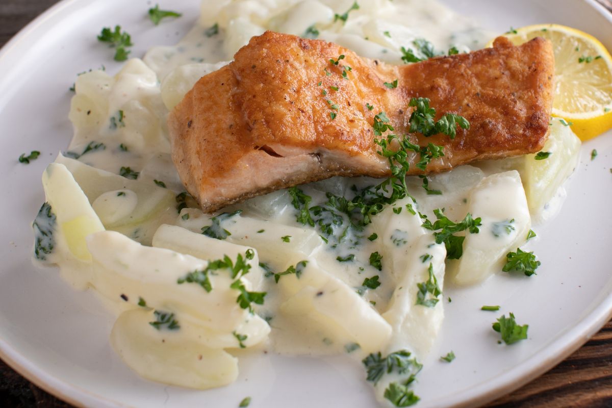 Taka kalarepka zastępuje ziemniaki i surówkę. Pasuje do ryby i do kurczaka