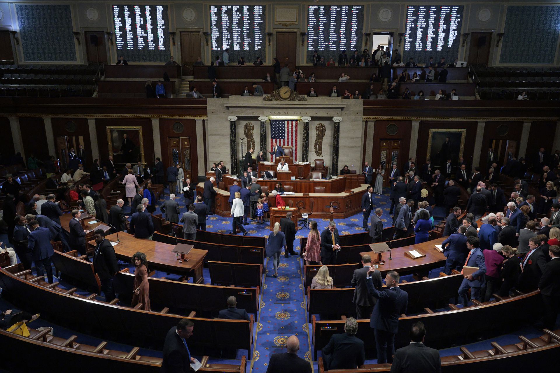 Liczyli na wstrzymanie ataków. Wniosek przepadł