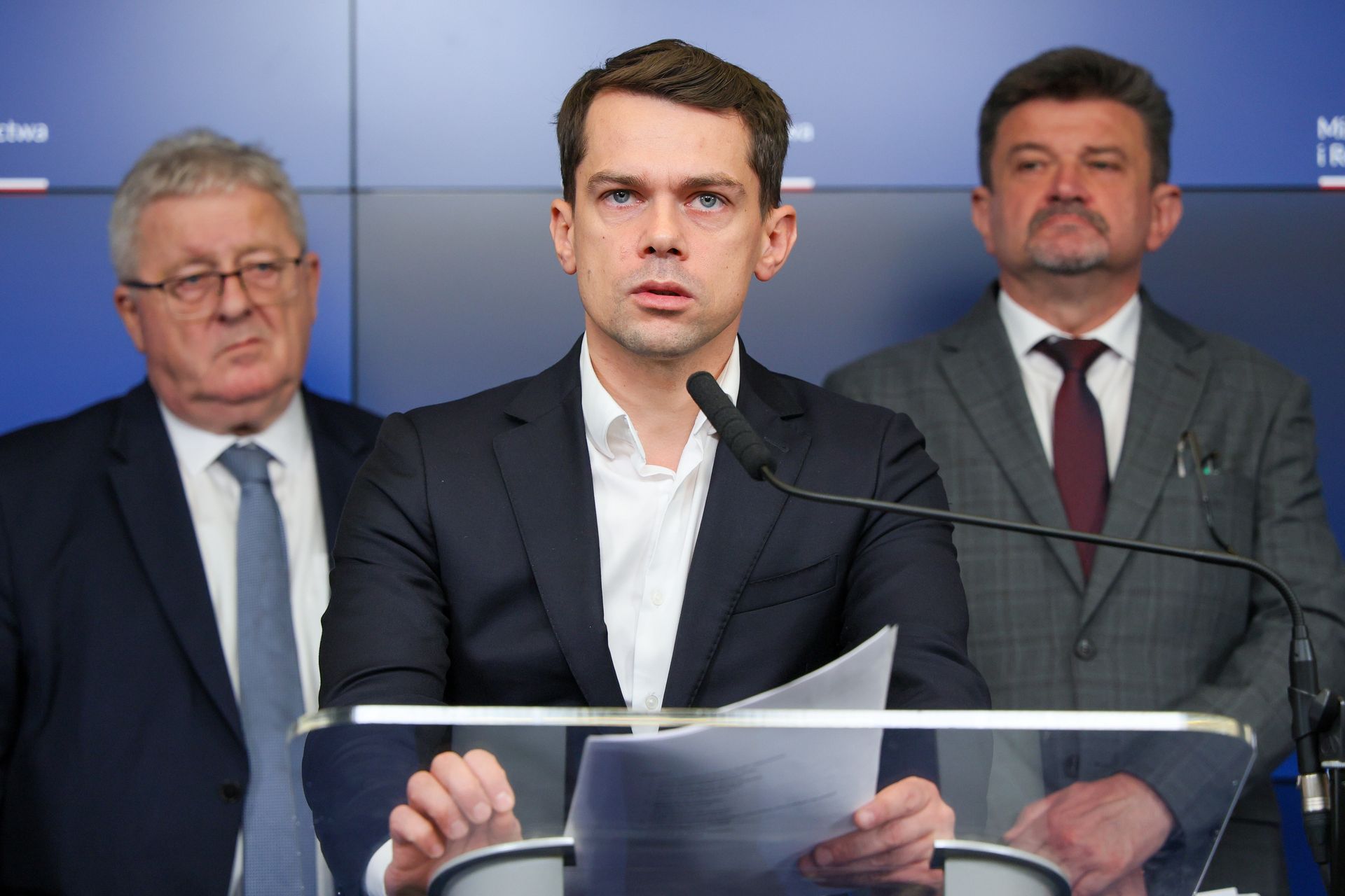 Wojna w resorcie rolnictwa. "Jedynym hegemonem biurokracja" - Kołodziejczak uderza w Siekierskiego
