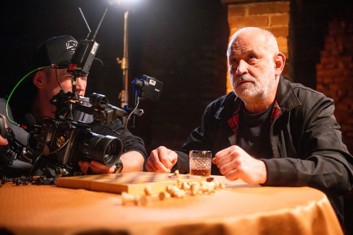 Krzysztof Stelmaszyk w serialu "Przepis na zbrodnię" Telewizji Puls