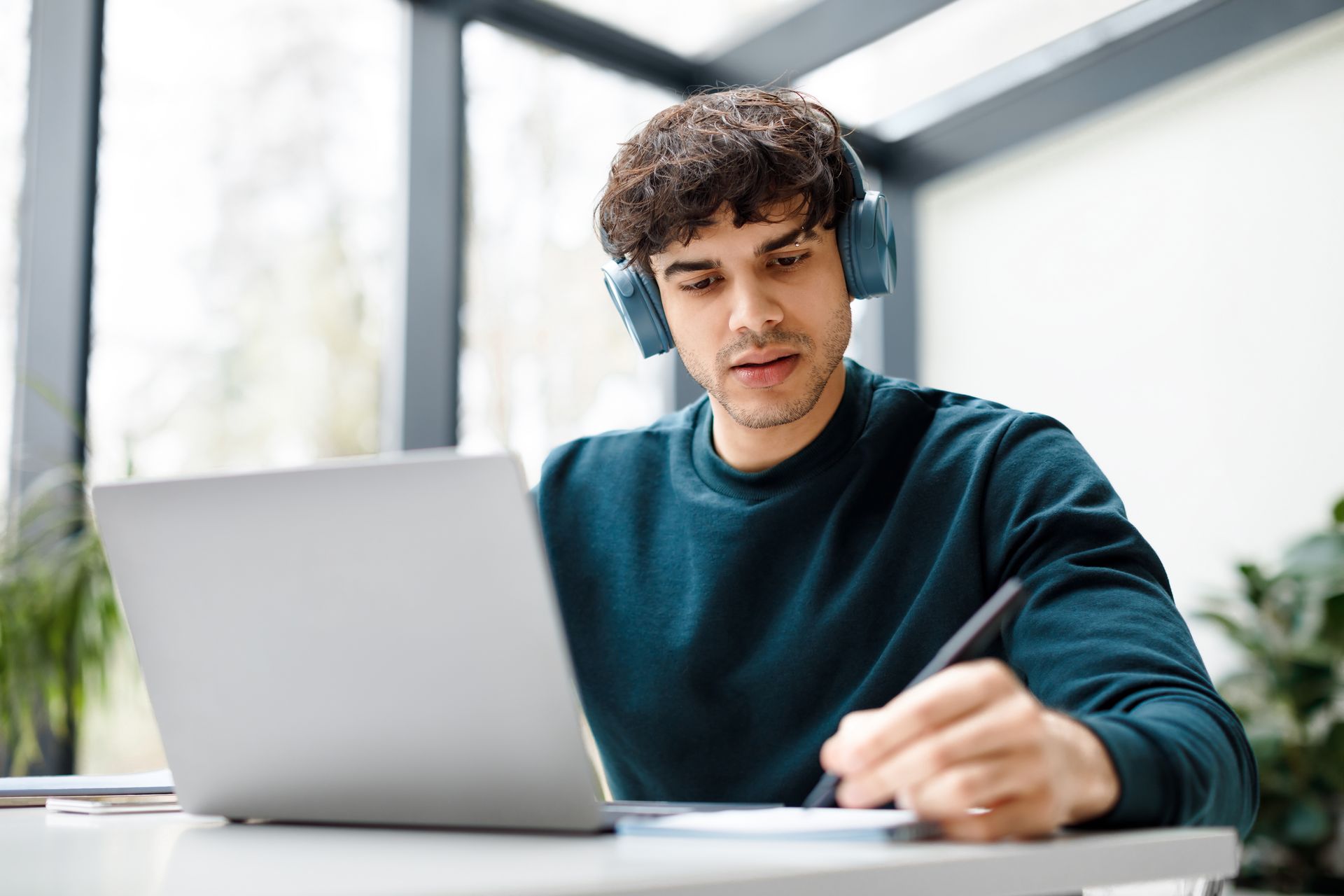 Google rozdaje studentom rok dostępu do AI. Promocja działa też w Polsce