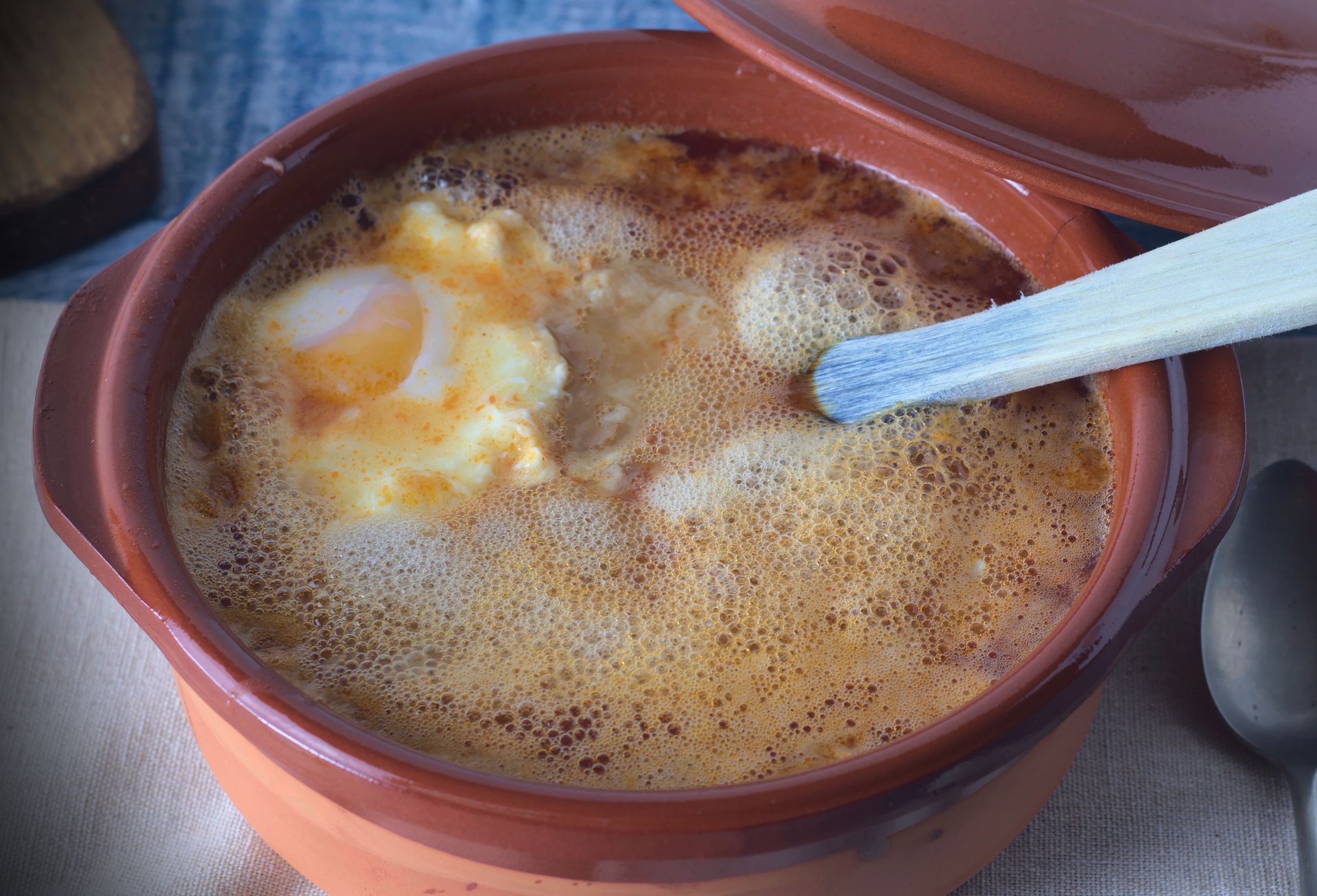 Hiszpański klasyk, idealny na srogą zimę. Główny składnik wspiera odporność