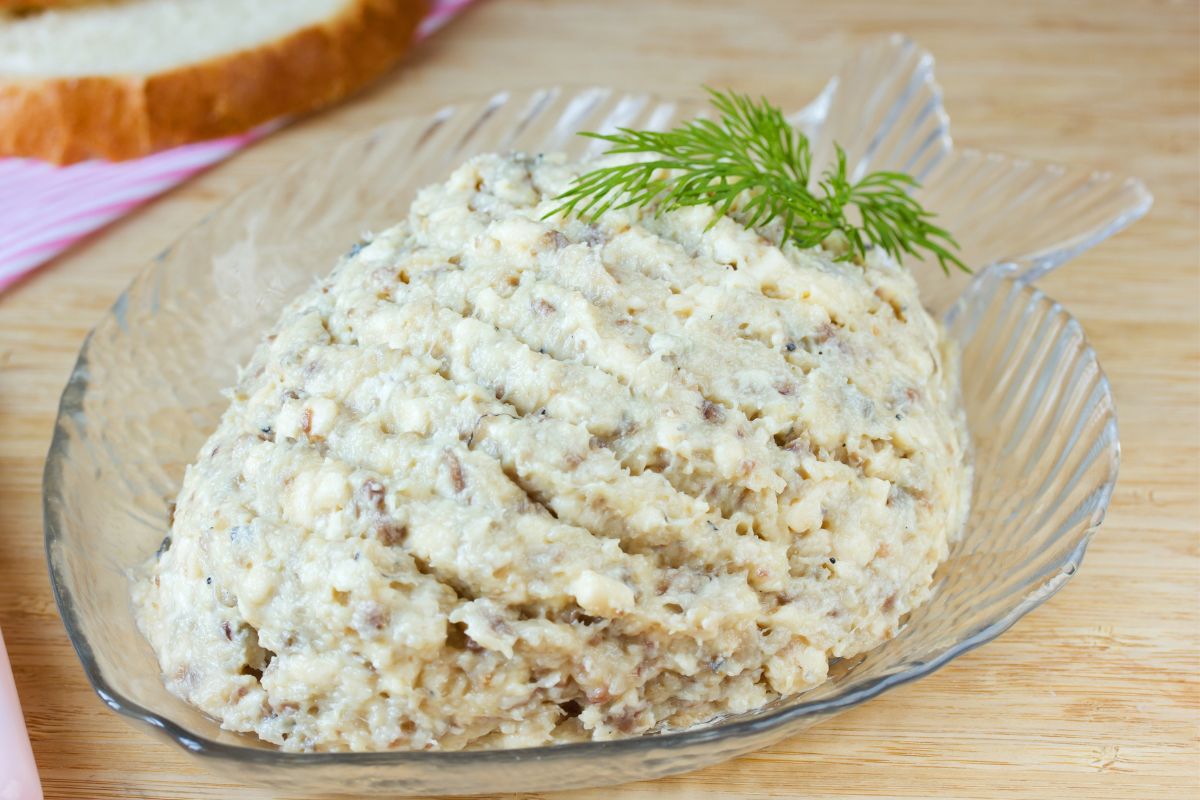 Mieszam dwie ryby. Pasta tak smaczna, iż mąż zjada bez chleba