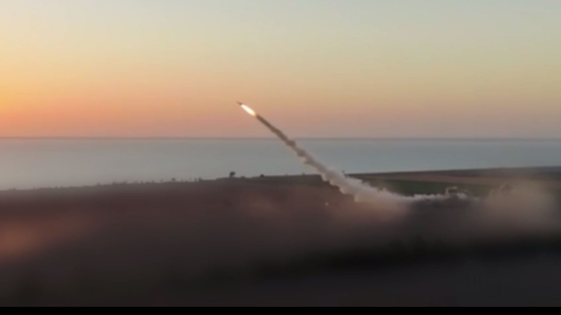 Ukrainiec o rakiecie Flamingo. Broń przez cały czas przechodzi testy