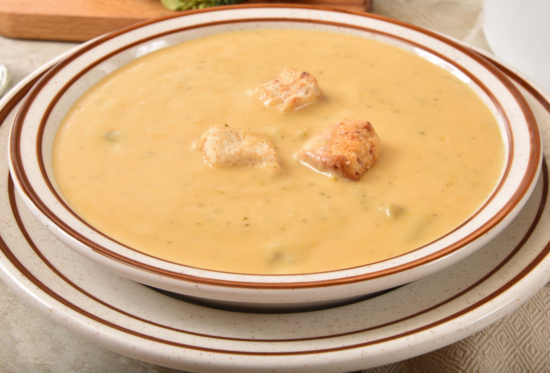 Ta zupa to prawdziwa gratka dla miłośników sera. Idealnie pasuje na mroźne wieczory