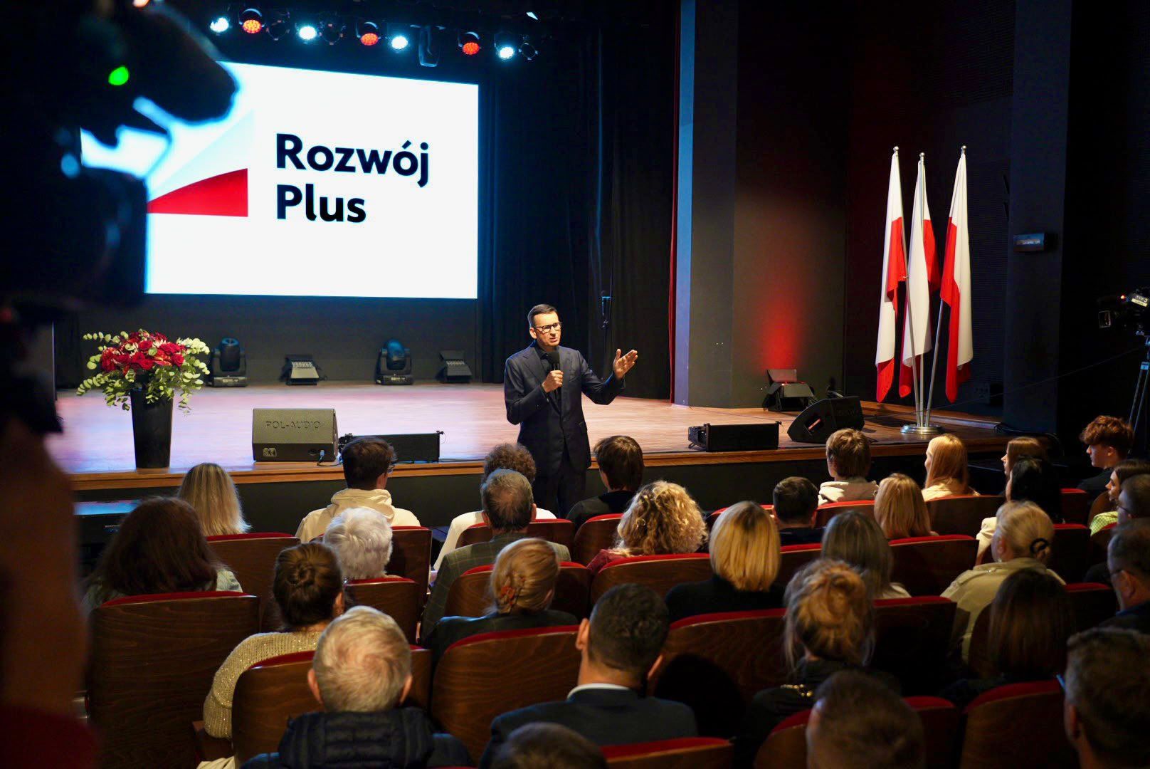 PiS wysłało ludzi na spotkanie z Pinokiem. Zdjęcia pokazują, czego nie widać od razu
