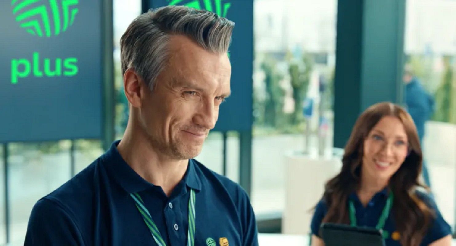Plus jak Play? Nowa kampania operatora przypomina cykl reklam konkurencji