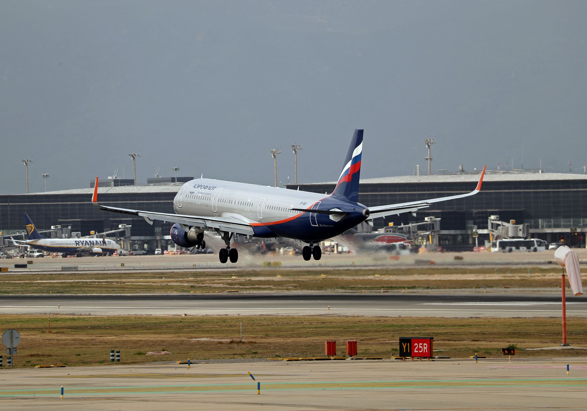 Airbus A321 od ponad czterech lat stoi w Genewie. Samolot niszczeje