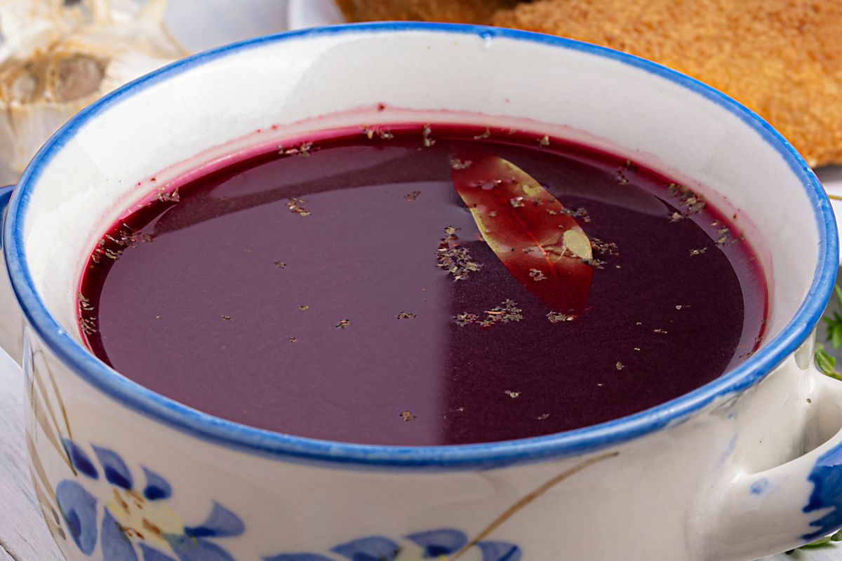 Nie gotuję buraków w barszczu. Ma lepszy smak i kolor, którego nie trzeba podkręcać